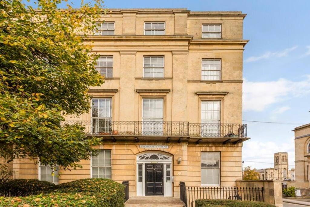 St Marg's Hideaway: Grade II Listed Luxury in Cheltenham's Heart Exterior photo